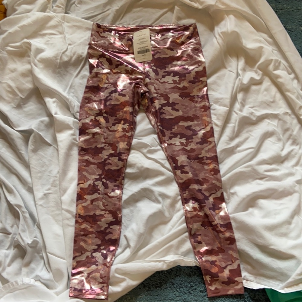 Never worn Fabletics leggings!!